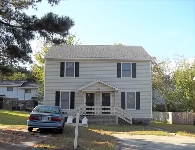 property at 902 Verdant Dr