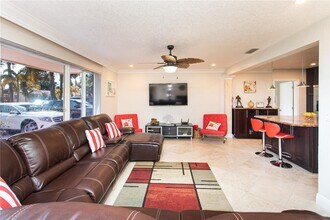 433 SE 3rd Terrace in Dania Beach, FL - Building Photo - Building Photo