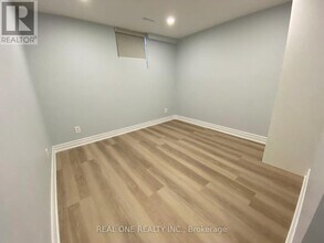 1186 Shadeland Dr in Mississauga, ON - Building Photo - Building Photo