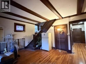 553 Mill St in Windsor, ON - Foto de edificio - Building Photo