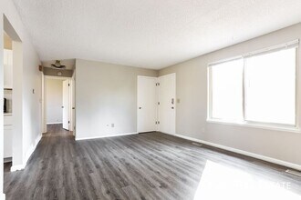 14955 E Columbia Dr in Aurora, CO - Building Photo - Building Photo