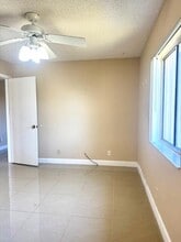 531 Shady Pine Way in Greenacres, FL - Building Photo - Building Photo