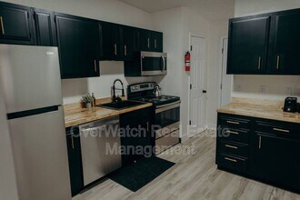 3007 W 33rd Ave in Anchorage, AK - Building Photo - Building Photo