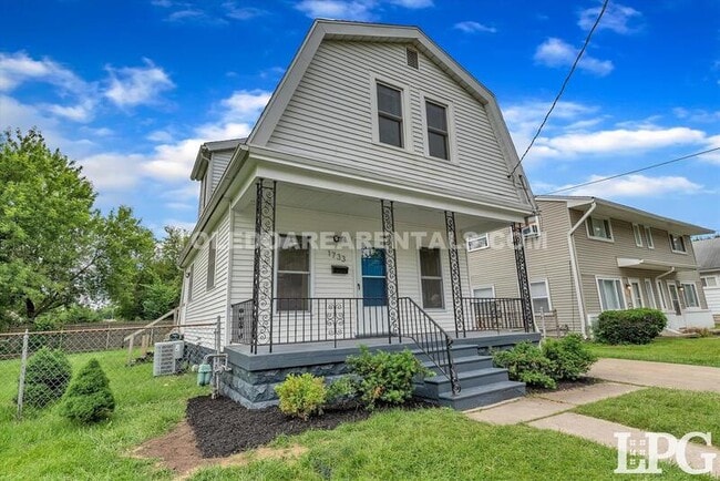 property at 1733 Stahlwood Ave