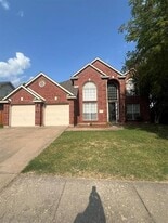 8601 Spectrum Dr in McKinney, TX - Building Photo