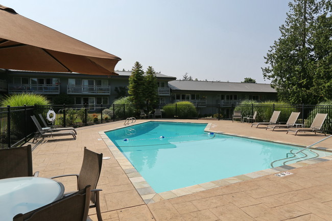 The Courtyard Apartment Homes in Mukilteo, WA - Foto de edificio - Building Photo