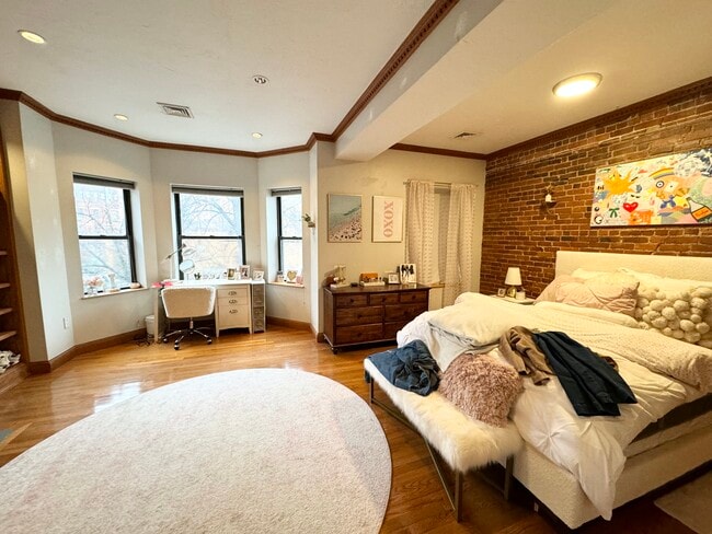 71 Gainsborough St, Unit 201 in Boston, MA - Building Photo - Building Photo