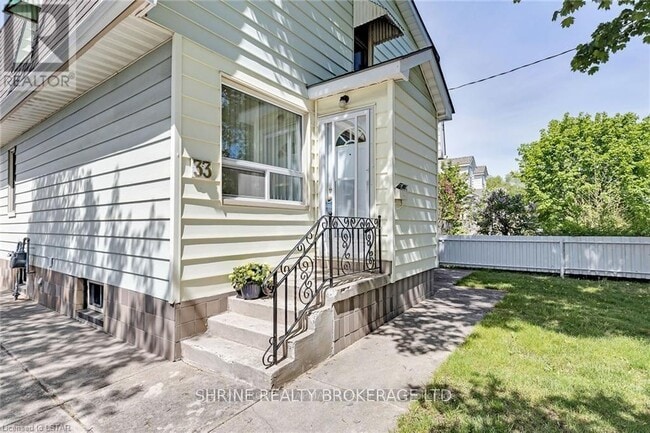 33 Stuart St