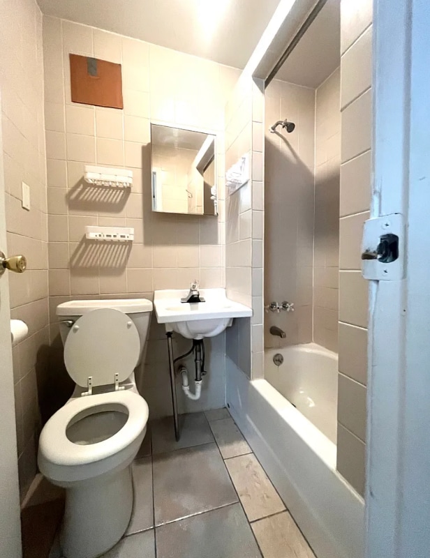 80-54-8164 164th St in Queens, NY - Building Photo - Building Photo