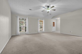 10 Treadwell Ct in Spring, TX - Building Photo - Building Photo