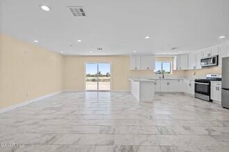 627 E Ave S-8 in Littlerock, CA - Building Photo - Building Photo