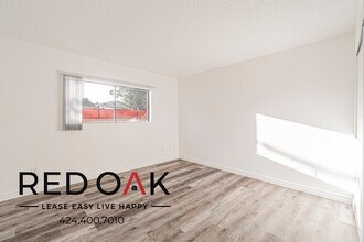 11134 Arminta St in Los Angeles, CA - Building Photo - Building Photo