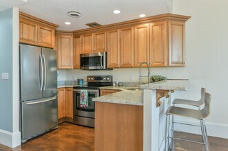 204 Beacon St, Unit 3 in Boston, MA - Building Photo - Building Photo