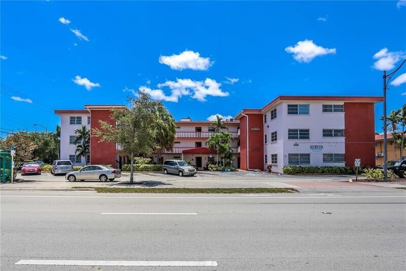 4800 Hollywood Blvd in Hollywood, FL - Building Photo