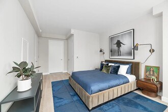 5-09 48th Avenue, Unit 1703 in Queens, NY - Building Photo - Building Photo