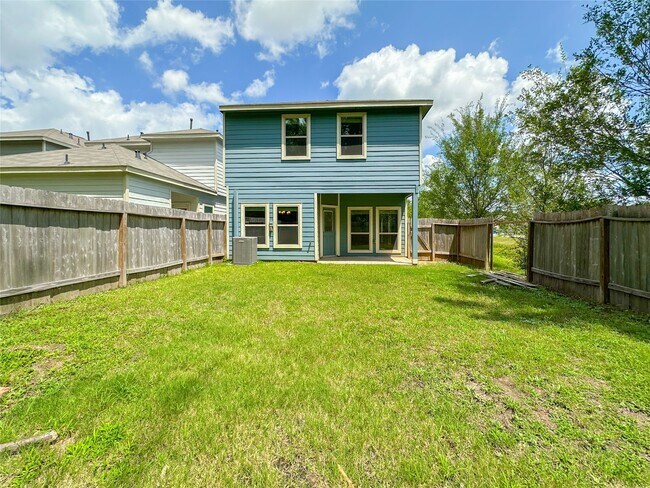 105 Camelot Pl Ct in Conroe, TX - Building Photo - Building Photo