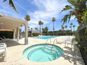 2230 N Indian Canyon Dr in Palm Springs, CA - Building Photo - Building Photo