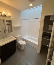 1916 C St NE, Unit 1 in Washington, DC - Foto de edificio - Building Photo