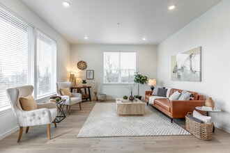 The Banks in Albany, OR - Building Photo - Interior Photo