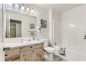 5344 SE 137th Ave in Portland, OR - Building Photo - Building Photo