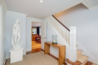 25 Halsey St in Southampton, NY - Building Photo - Building Photo