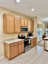 10222 Devonshire Lake Dr in Tampa, FL - Building Photo - Building Photo