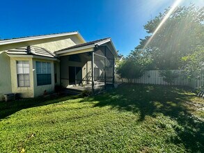 2014 Normandy Cir in West Palm Beach, FL - Foto de edificio - Building Photo