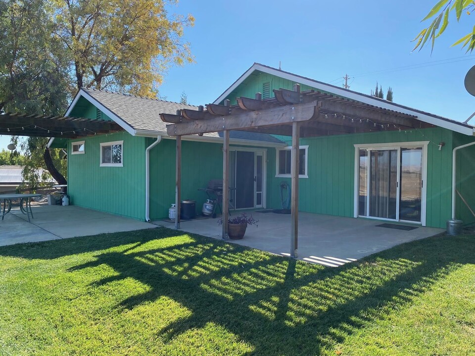 8475 Plane View Pl in Paso Robles, CA - Building Photo