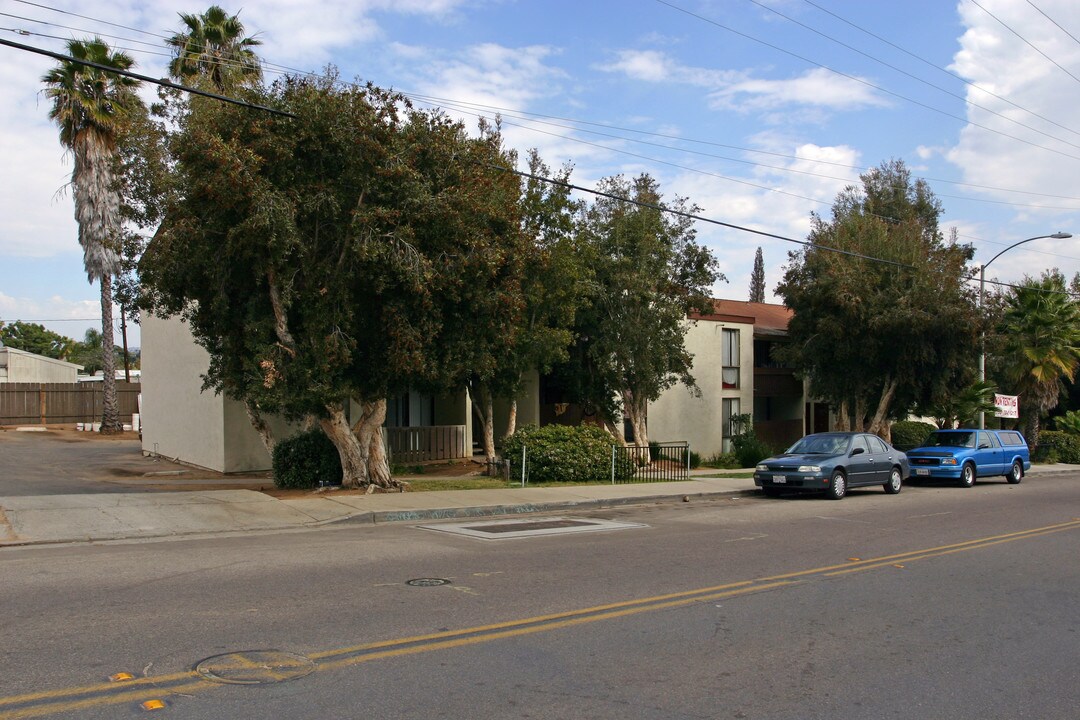 Fallbrook Twelve in Fallbrook, CA - Building Photo