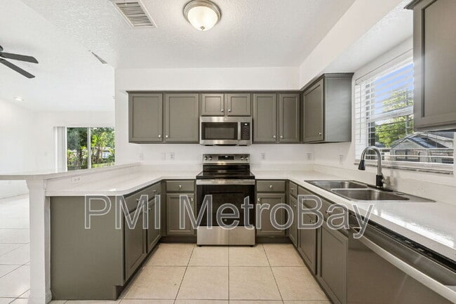 property at 7003 N Oregon Ave
