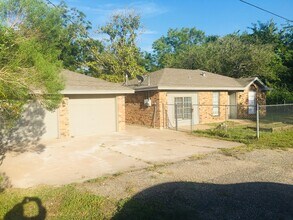19135 County Rd 520A in Brazoria, TX - Building Photo - Building Photo