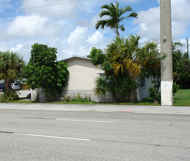 2765-2779 W Griffin Rd in Fort Lauderdale, FL - Building Photo - Building Photo