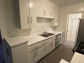 Princess Apartments in Los Angeles, CA - Foto de edificio - Building Photo