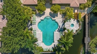 Ibis Reserve Apartments in West Palm Beach, FL - Building Photo - Building Photo