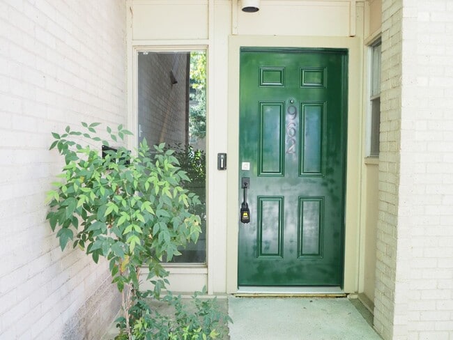 property at 962 S Weatherred Dr