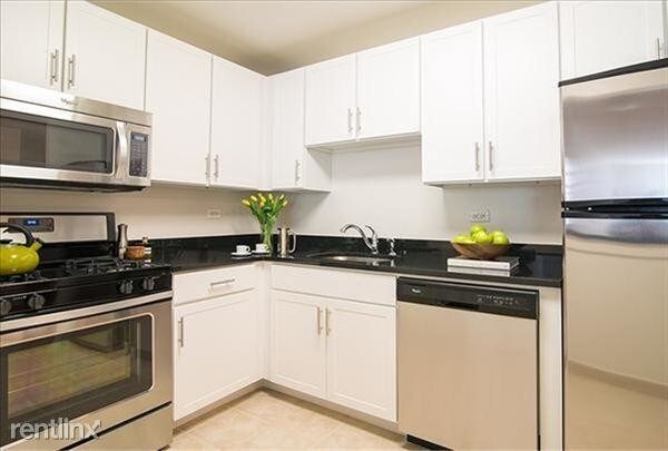 136 E 55th St-Unit -7B in New York, NY - Building Photo