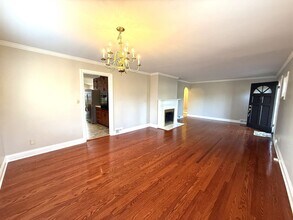 1236 Valley Dr in Louisville, KY - Building Photo - Building Photo