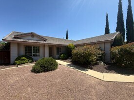 42472 Plains Dr in Lancaster, CA - Building Photo