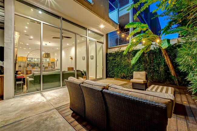 property at 5426 McCulloch Cir