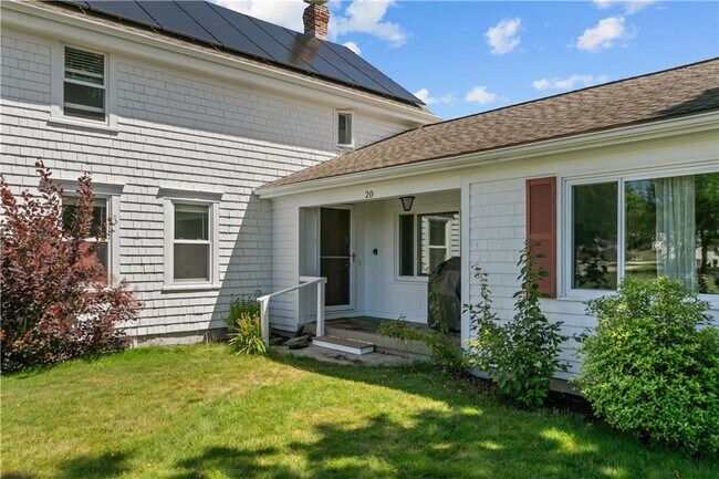 20 Borden Farm Rd in Portsmouth, RI - Building Photo - Building Photo