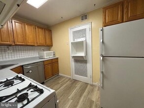 7445 Patterson Rd in Falls Church, VA - Building Photo - Building Photo
