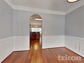 1228 Saxony Dr SE in Conyers, GA - Foto de edificio - Building Photo