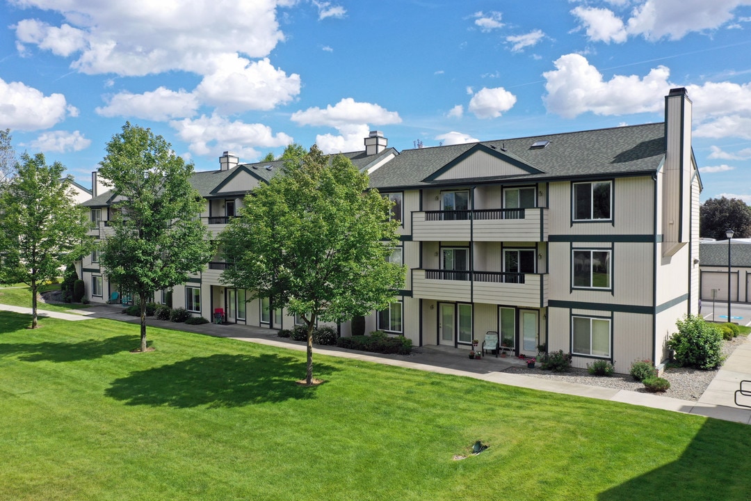 CEDAR SPRINGS ESTATES II & IIB in Spokane, WA - Building Photo