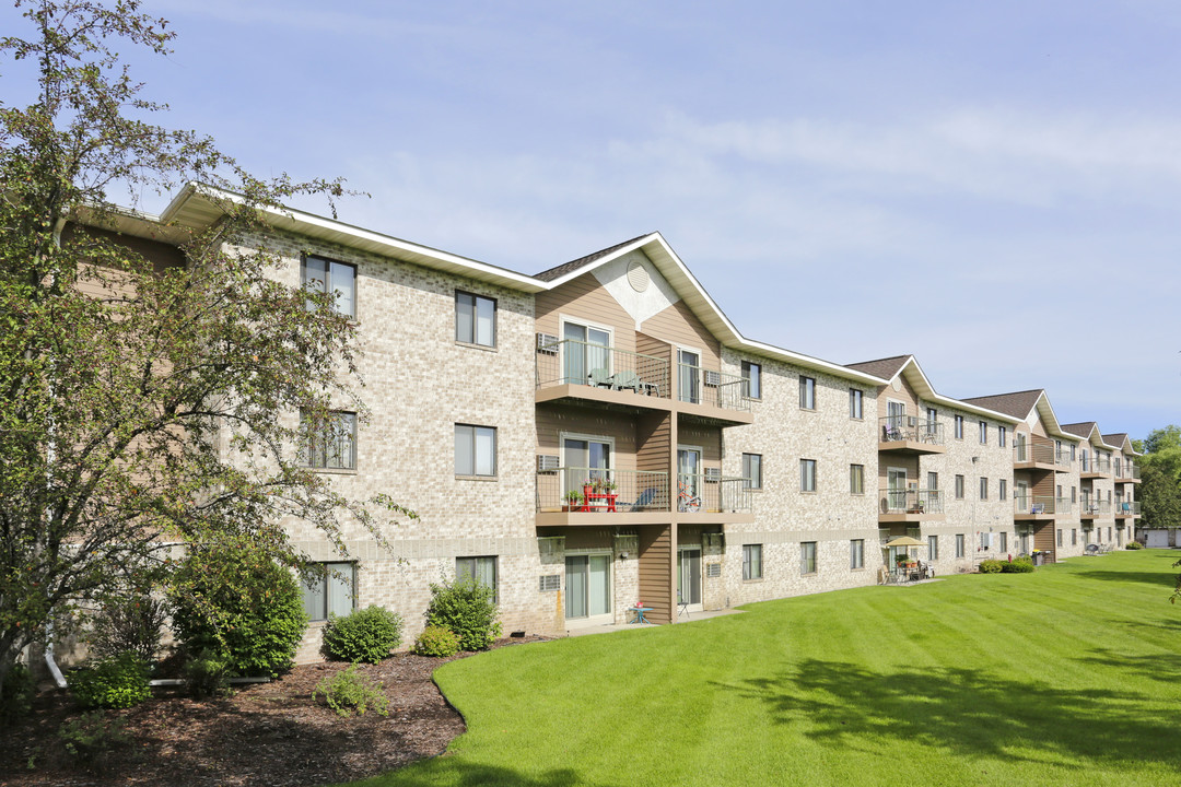 Elmcreek Apartments in Champlin, MN - Building Photo