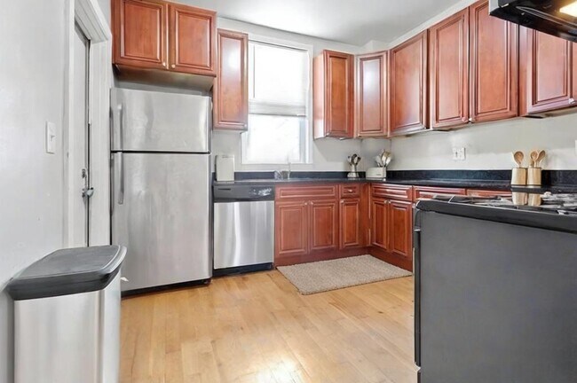property at 323 W 4th St