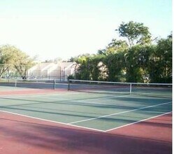 8760 SW 133rd Avenue Rd in Miami, FL - Foto de edificio - Building Photo