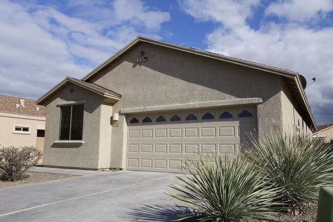 property at 3243 S Lakeside Ridge Loop