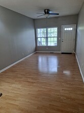 1218 Green Dr, Unit Condo in Gahanna, OH - Foto de edificio - Building Photo