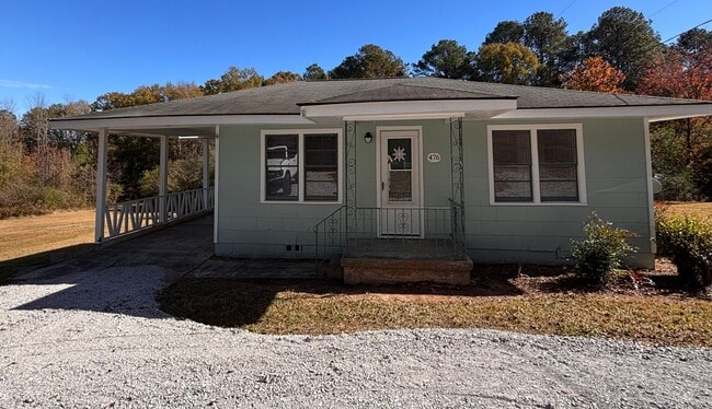 property at 476 Wilshire Rd NE