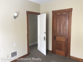 1947 Sussex Pl in Toledo, OH - Building Photo - Building Photo